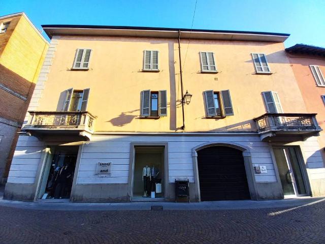 Appartamento in vendita a Treviglio, Lombardia
