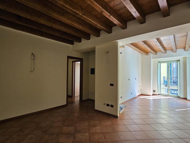 Appartamento in vendita a Treviglio, Lombardia