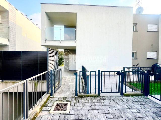 Villa Schiera in vendita a Roncola, Treviolo