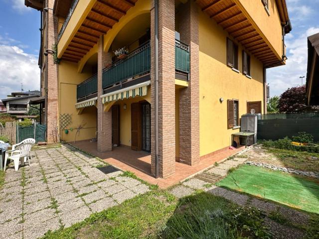 Appartamento in vendita a Trezzano Rosa, Lombardia
