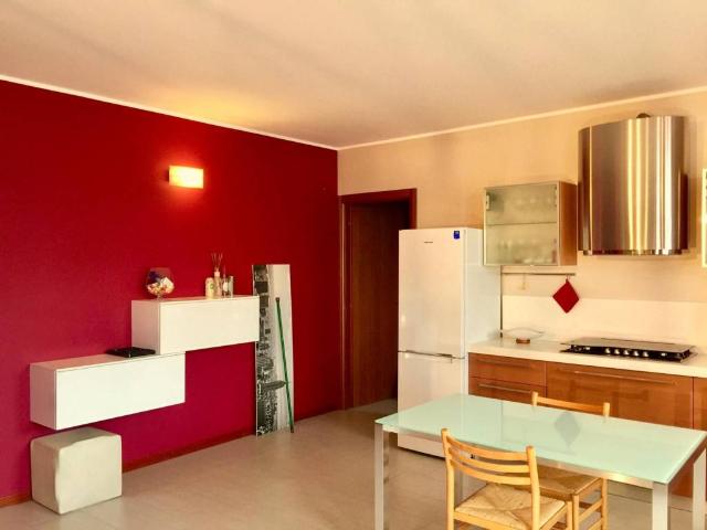 Appartamento in vendita a Trezzano Rosa, Lombardia
