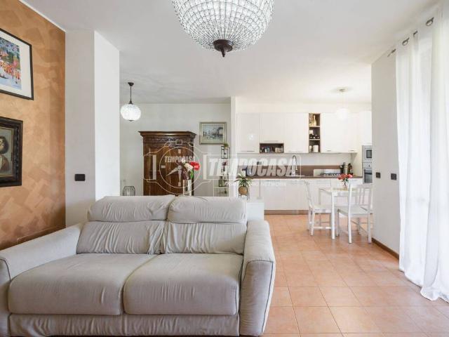 Appartamento in vendita a Trezzano Sul Naviglio, Lombardia