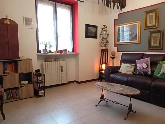 Appartamento in vendita a Trezzano Sul Naviglio, Lombardia