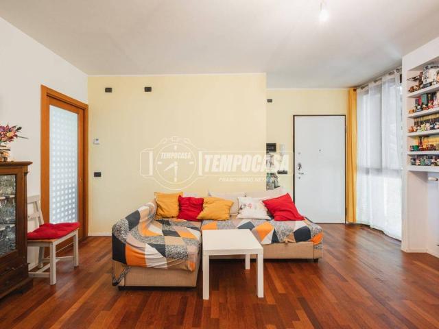 Appartamento in vendita a Trezzano Sul Naviglio, Lombardia
