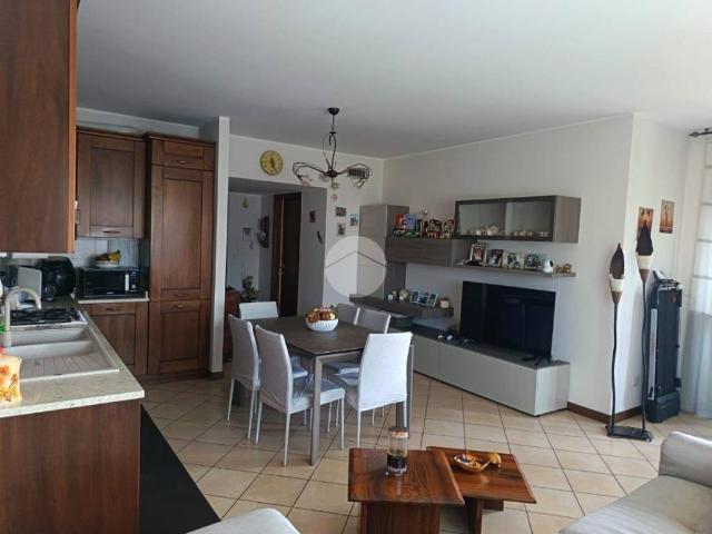 Appartamento in vendita a Quartiere Morona, Trezzano Sul Naviglio