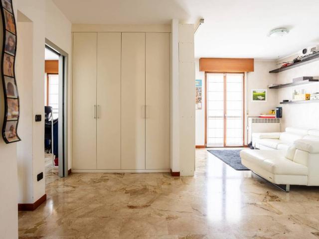 Appartamento in vendita a Quartiere Marchesina, Trezzano Sul Naviglio