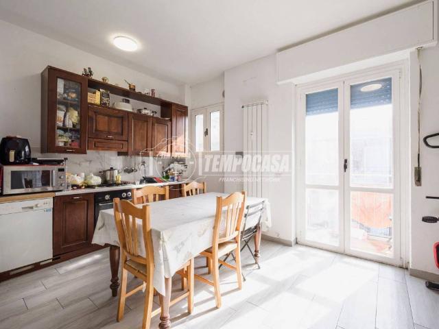 Appartamento in vendita a Trezzano Sul Naviglio, Lombardia