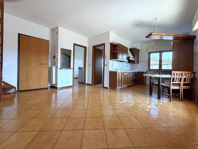 Appartamento in vendita a Tricesimo, Friuli-Venezia Giulia