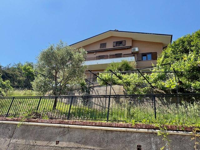 Appartamento in vendita a Opicina / Opčine, Villa Opicina