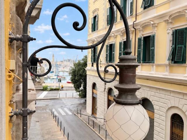 Appartamento in vendita a Campo Marzio, Trieste