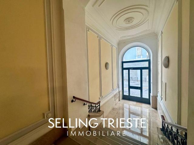 Appartamento in vendita a Barriera Vecchia, Trieste