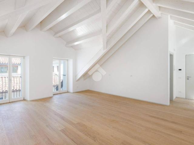 Appartamento in vendita a Città Nuova-Barriera Nuova-San Vito-Città Vecchia, Villa Opicina