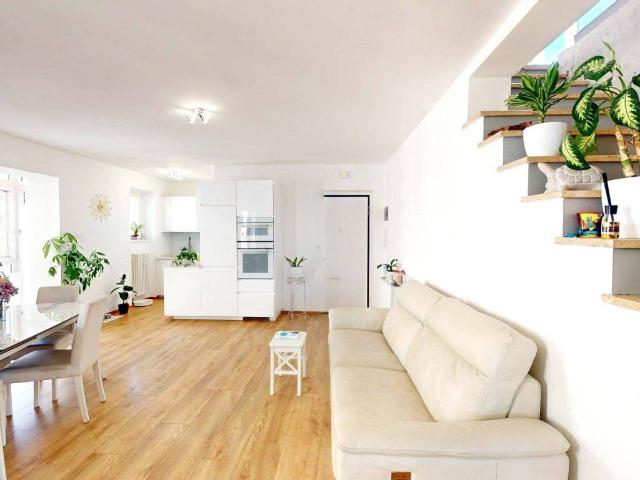 Appartamento in vendita a Servola-Chiarbola-Valmaura-Borgo San Sergio, Villa Opicina