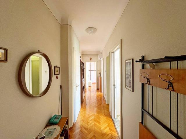 Appartamento in vendita a Barriera Vecchia, Trieste