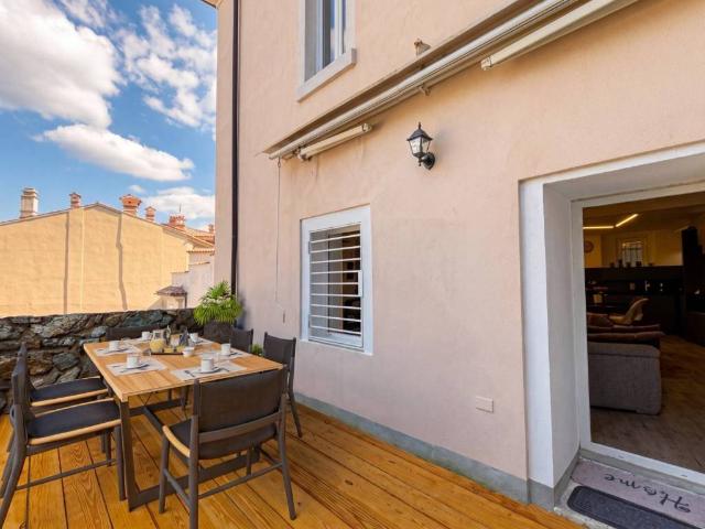 Appartamento in vendita a Città Nuova-Barriera Nuova-San Vito-Città Vecchia, Villa Opicina