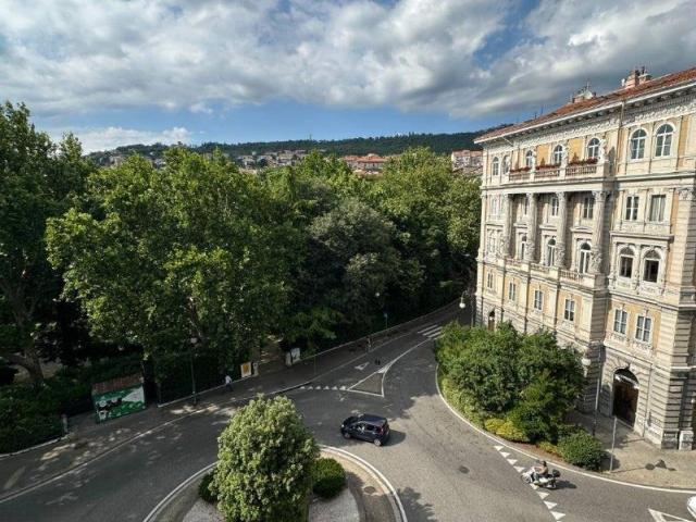Appartamento in vendita a Città Nuova-Barriera Nuova-San Vito-Città Vecchia, Villa Opicina