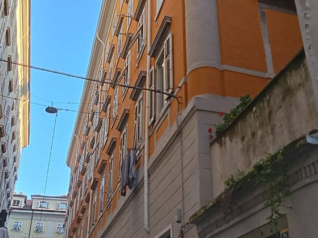 Appartamento in vendita a Barriera Vecchia, Trieste