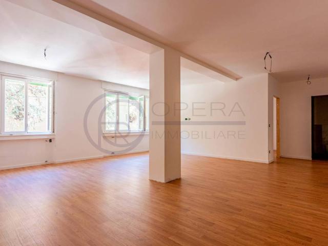 Appartamento in vendita a Barriera Vecchia, Trieste