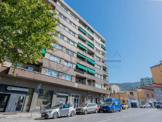 Appartamento in vendita a Roiano-Gretta-Barcola-Cologna-Scorcola, Villa Opicina