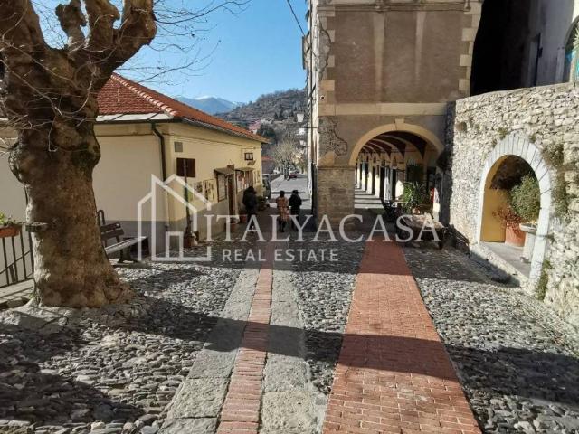 Appartamento in vendita a Triora, Liguria