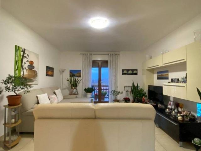 Appartamento in vendita a Tuoro Sul Trasimeno, Umbria
