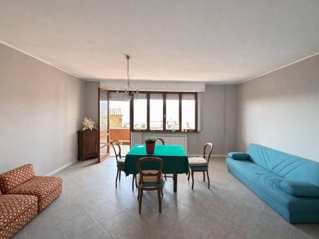 Appartamento in vendita a Tuoro Sul Trasimeno, Umbria