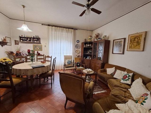 Appartamento in vendita a Tuoro Sul Trasimeno, Umbria