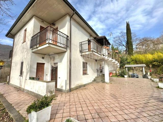 Appartamento in vendita a Turania, Lazio