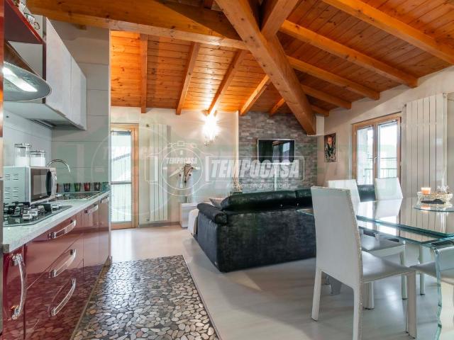 Appartamento in vendita a Turate, Como