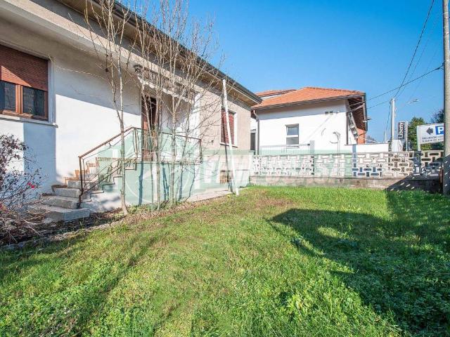 Appartamento in vendita a Turate, Lombardia