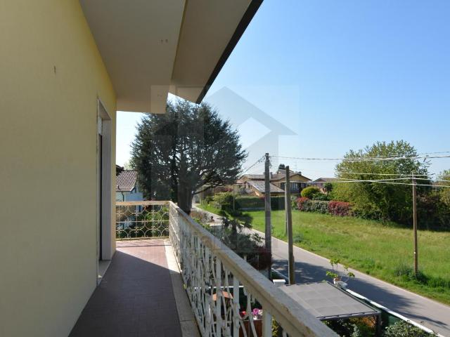 Appartamento in vendita a Uboldo, Lombardia