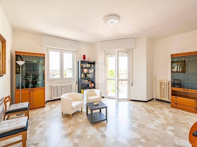 Appartamento in vendita a Uboldo, Varese