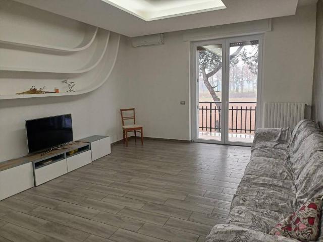 Appartamento in vendita a Uboldo, Varese