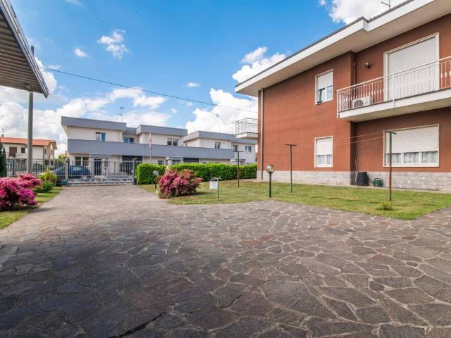 Appartamento in vendita a Uboldo, Lombardia