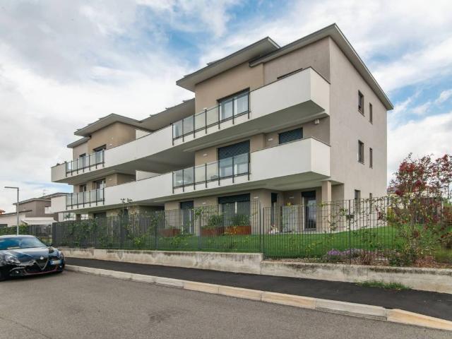Appartamento in vendita a Uboldo, Varese
