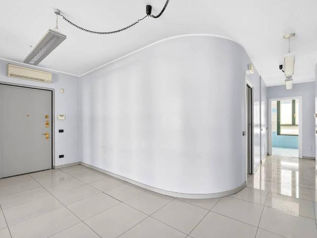Appartamento in vendita a Uboldo, Varese