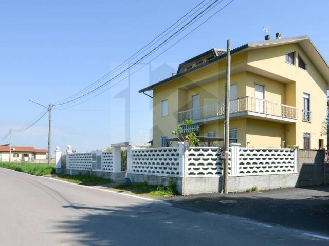 Appartamento in vendita a Uboldo, Lombardia