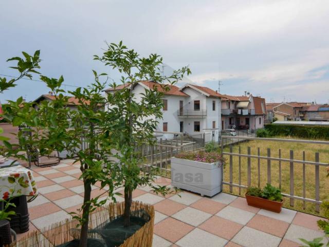 Appartamento in vendita a Uboldo, Varese