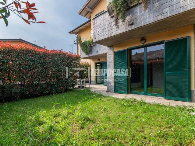 Appartamento in vendita a Uboldo, Lombardia