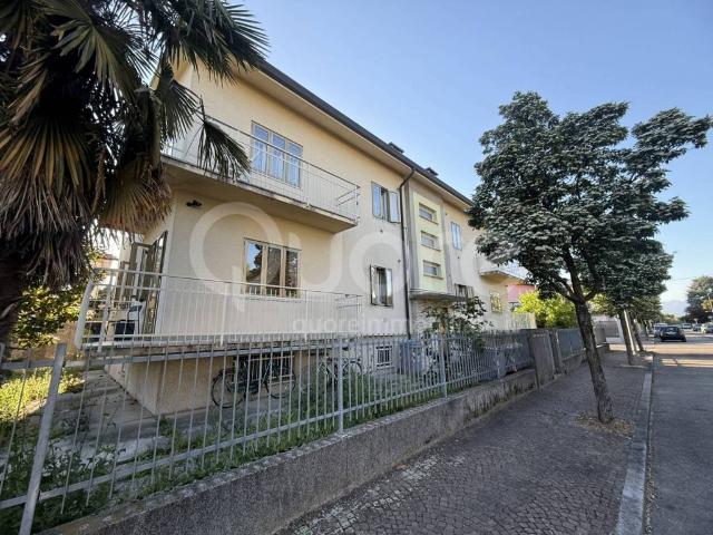 Appartamento in vendita a Paderno, Reana Del Roiale