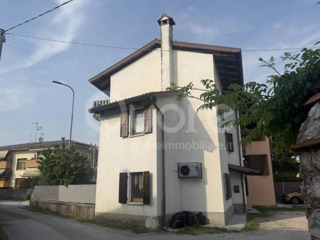 Appartamento in vendita a Sant'Osvaldo, Reana Del Roiale
