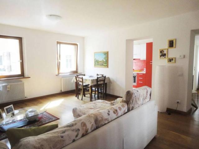 Appartamento in vendita a Borgo Grazzano, Reana Del Roiale