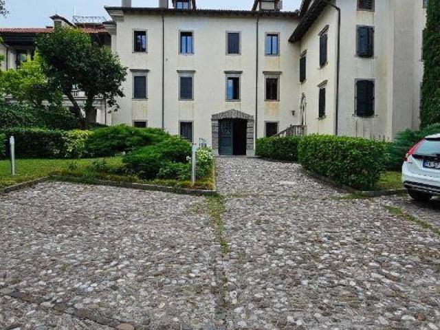 Appartamento in vendita a Borgo di San Lazzaro, Reana Del Roiale
