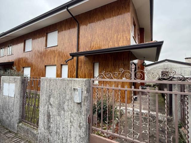Appartamento in vendita a Sant'Osvaldo, Reana Del Roiale
