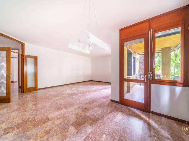 Appartamento in vendita a Borgo Grazzano, Reana Del Roiale