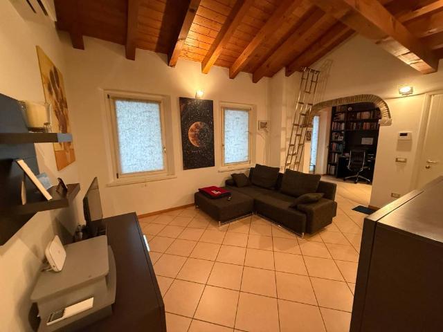 Appartamento in vendita a Paderno, Reana Del Roiale