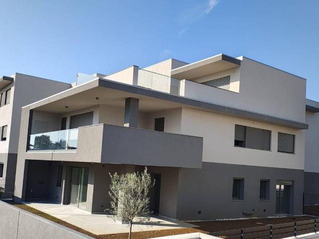 Appartamento in vendita a Paderno, Reana Del Roiale