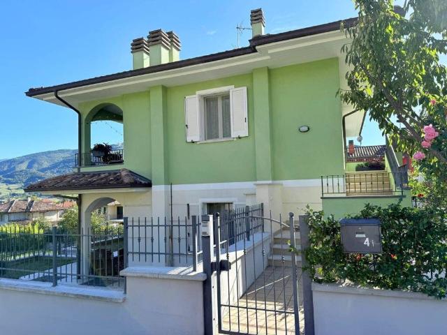 Appartamento in vendita a Marche, Pesaro E Urbino