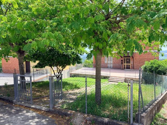Appartamento in vendita a Mazzaferro, Marche