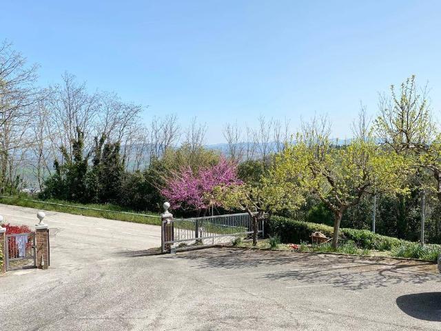 Appartamento in vendita a Marche, Pesaro E Urbino